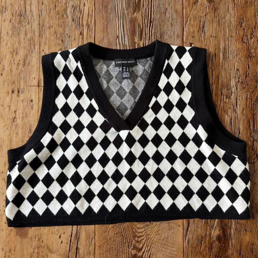 Street wear society black & white sargyle sweater vest